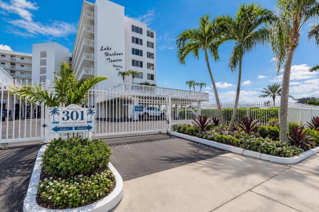 301 Lake Shore Drive, Unit 105, Lake Park, FL 33403 Photo