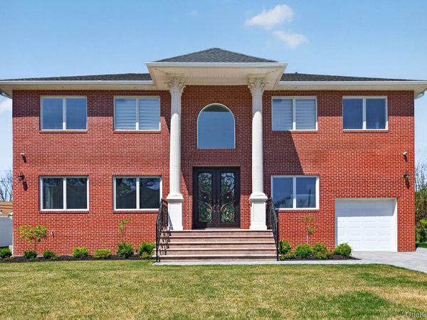 171 South Street , New Hyde Park, NY 11040