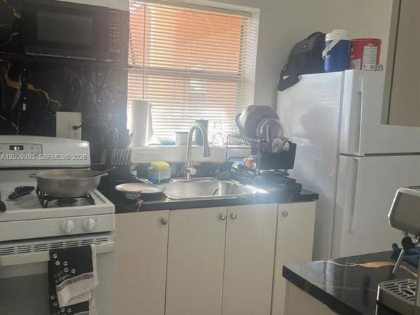 1245 W 24th St , Unit 121, Hialeah, FL 33010