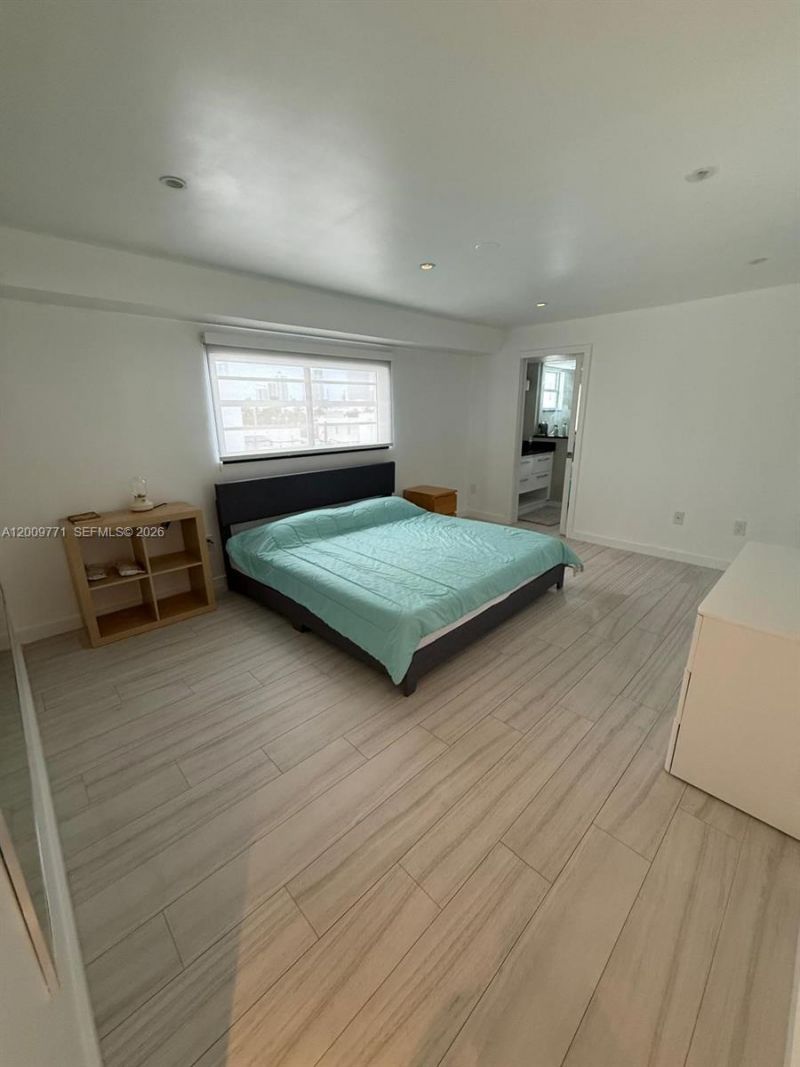 1150 Collins Ave , Unit 406, Miami Beach, FL 33139 Photo