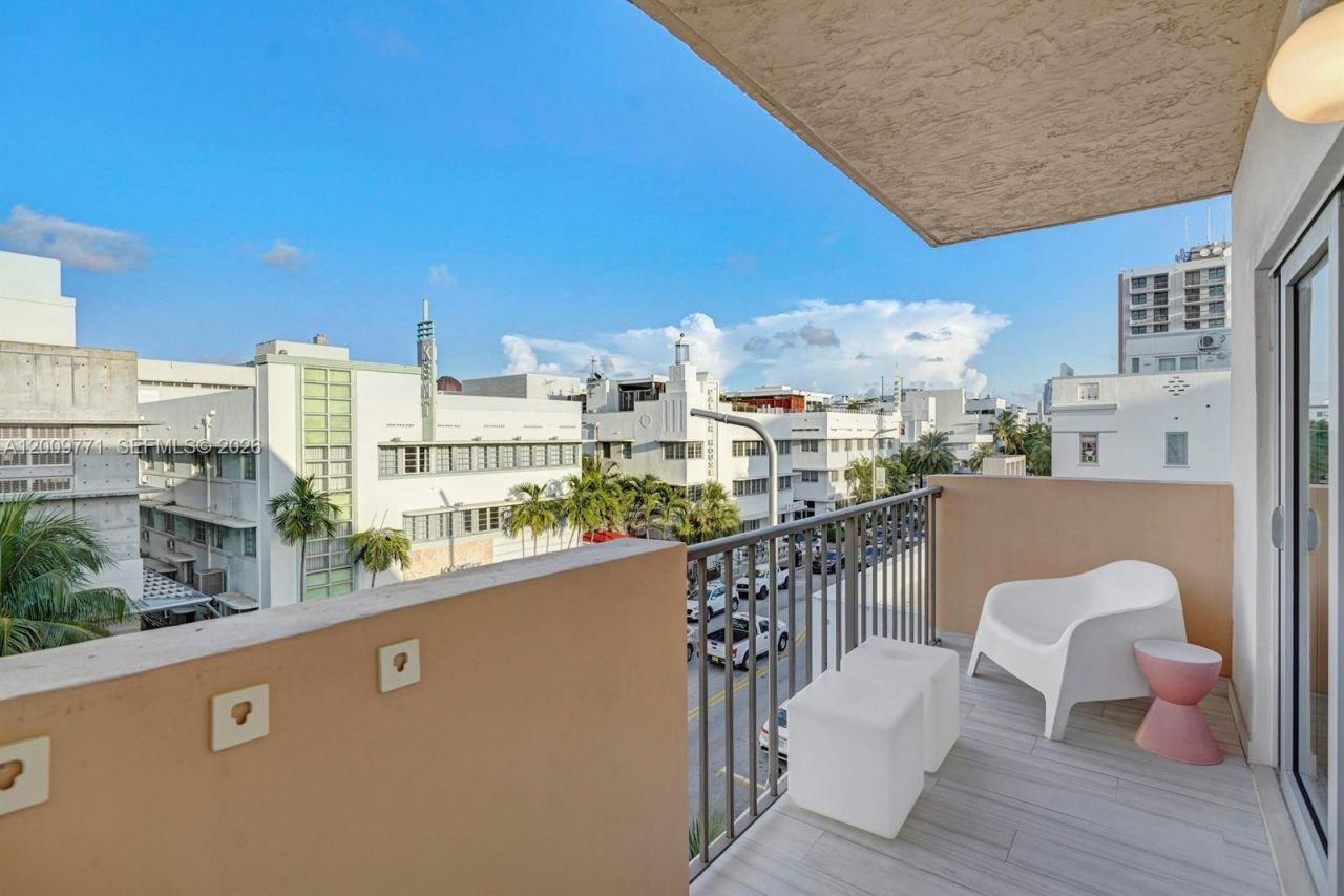 1150 Collins Ave , Unit 406, Miami Beach, FL 33139 Photo
