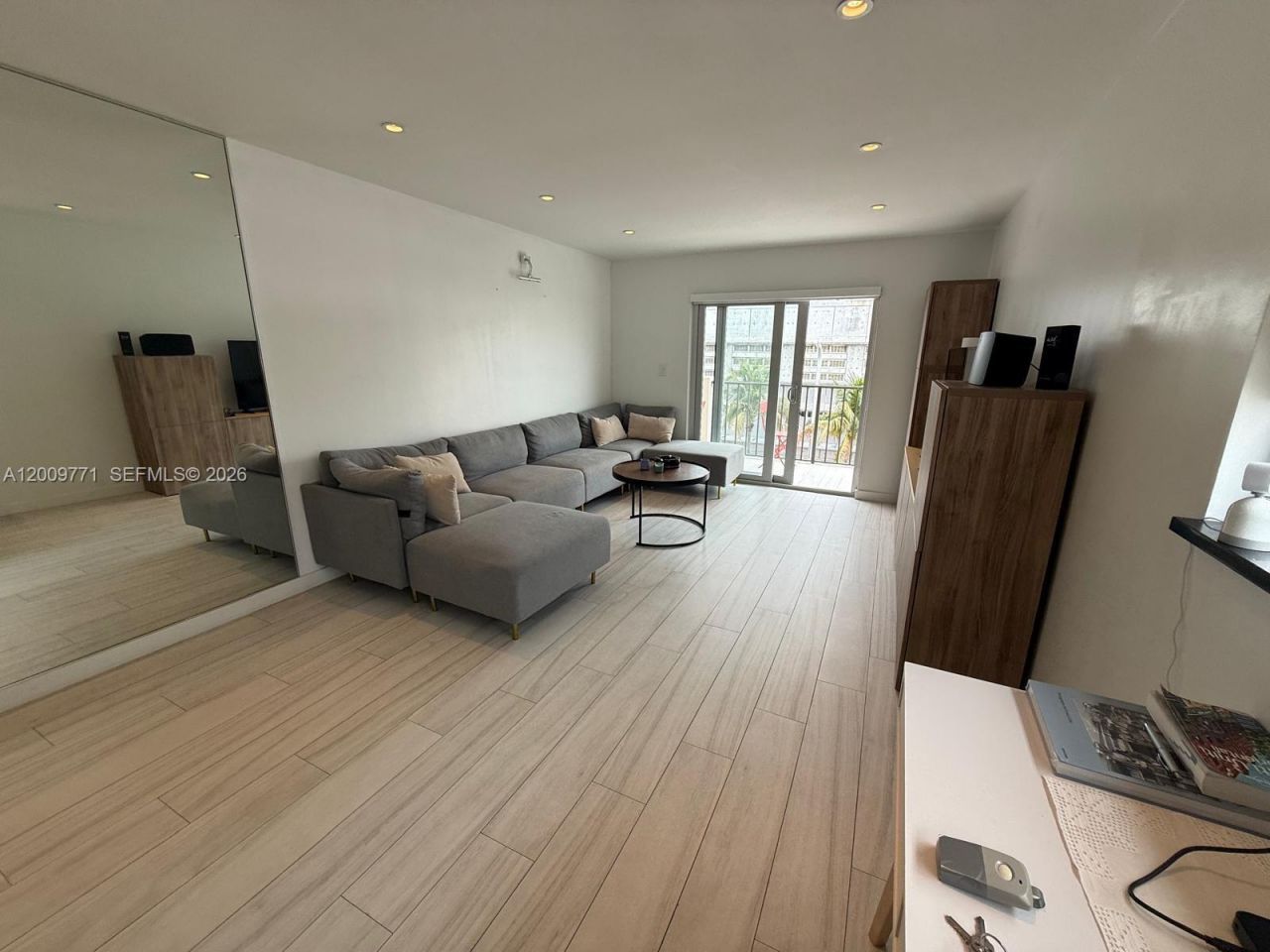 1150 Collins Ave , Unit 406, Miami Beach, FL 33139 Photo