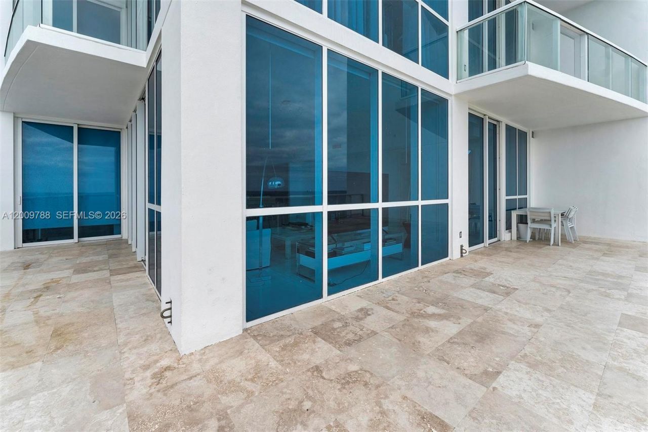 50 S Pointe Dr , Unit 2102, Miami Beach, FL 33139 Photo