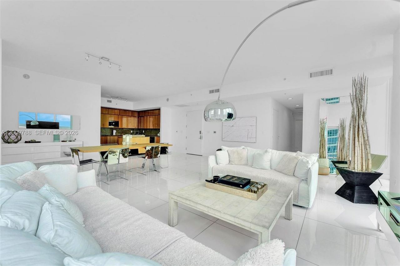 50 S Pointe Dr , Unit 2102, Miami Beach, FL 33139 Photo