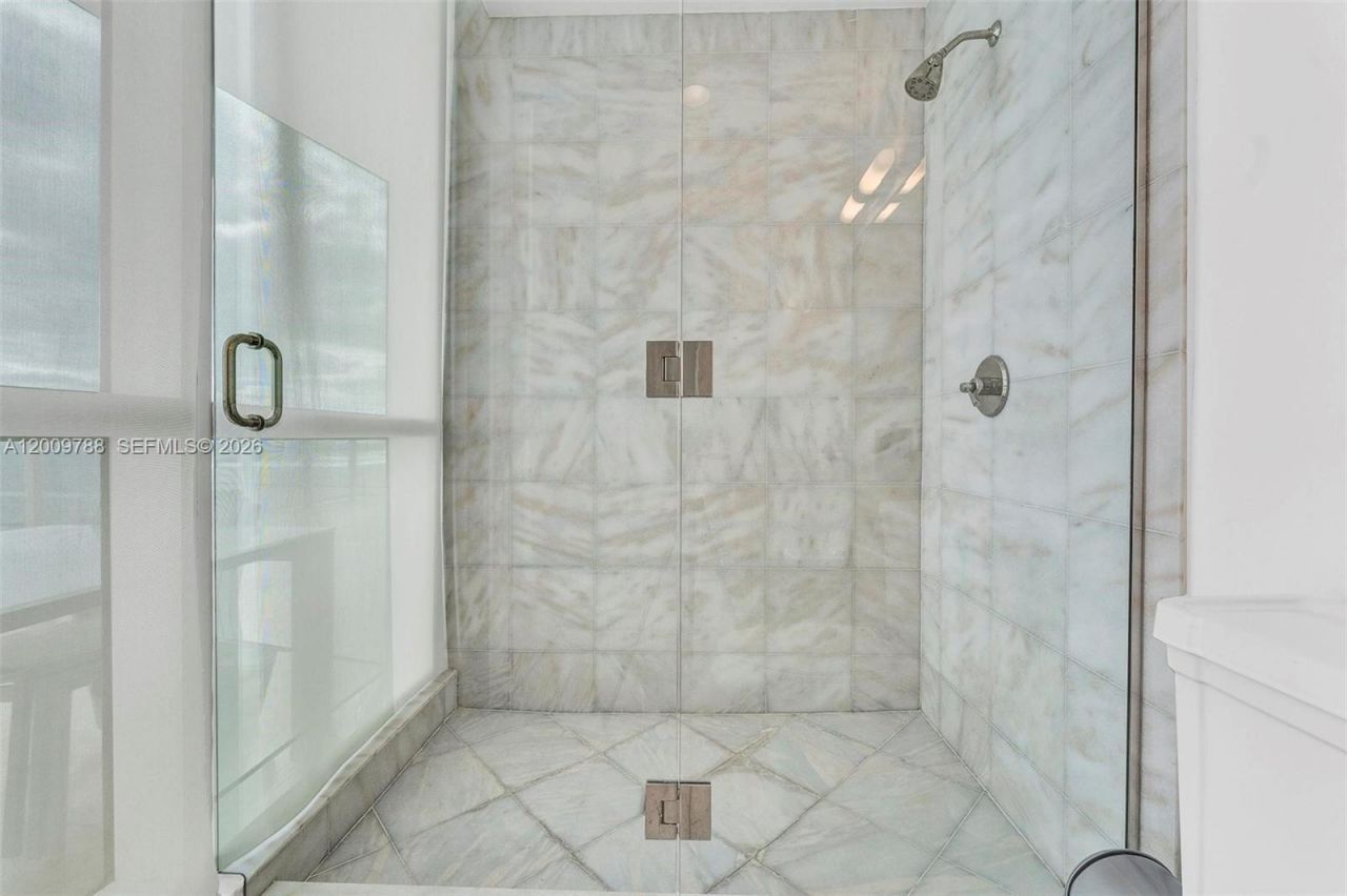 50 S Pointe Dr , Unit 2102, Miami Beach, FL 33139 Photo