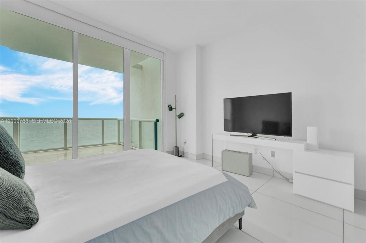 50 S Pointe Dr , Unit 2102, Miami Beach, FL 33139 Photo