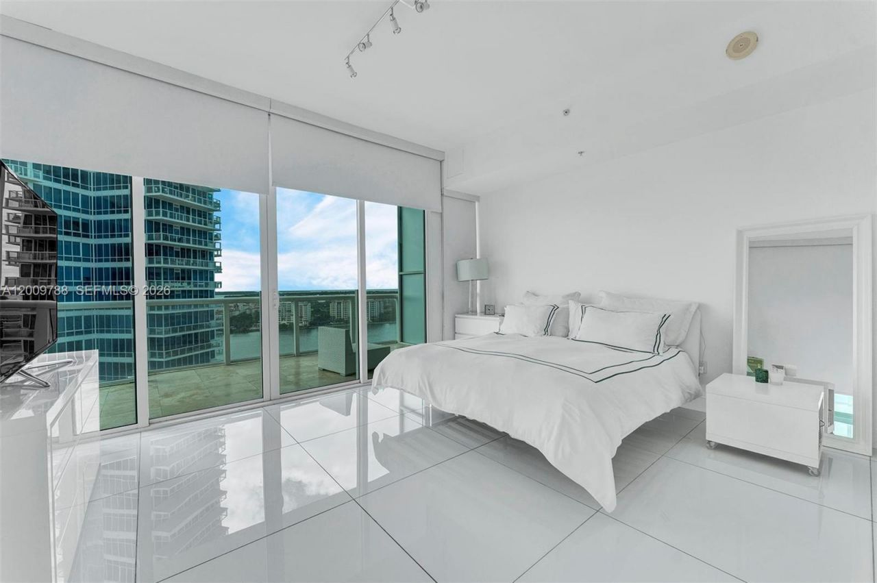 50 S Pointe Dr , Unit 2102, Miami Beach, FL 33139 Photo