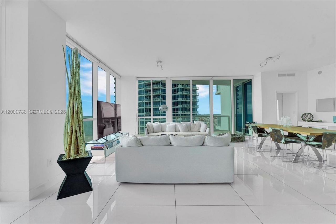 50 S Pointe Dr , Unit 2102, Miami Beach, FL 33139 Photo