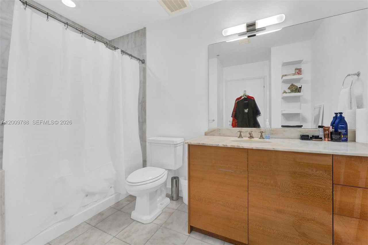 50 S Pointe Dr , Unit 2102, Miami Beach, FL 33139 Photo