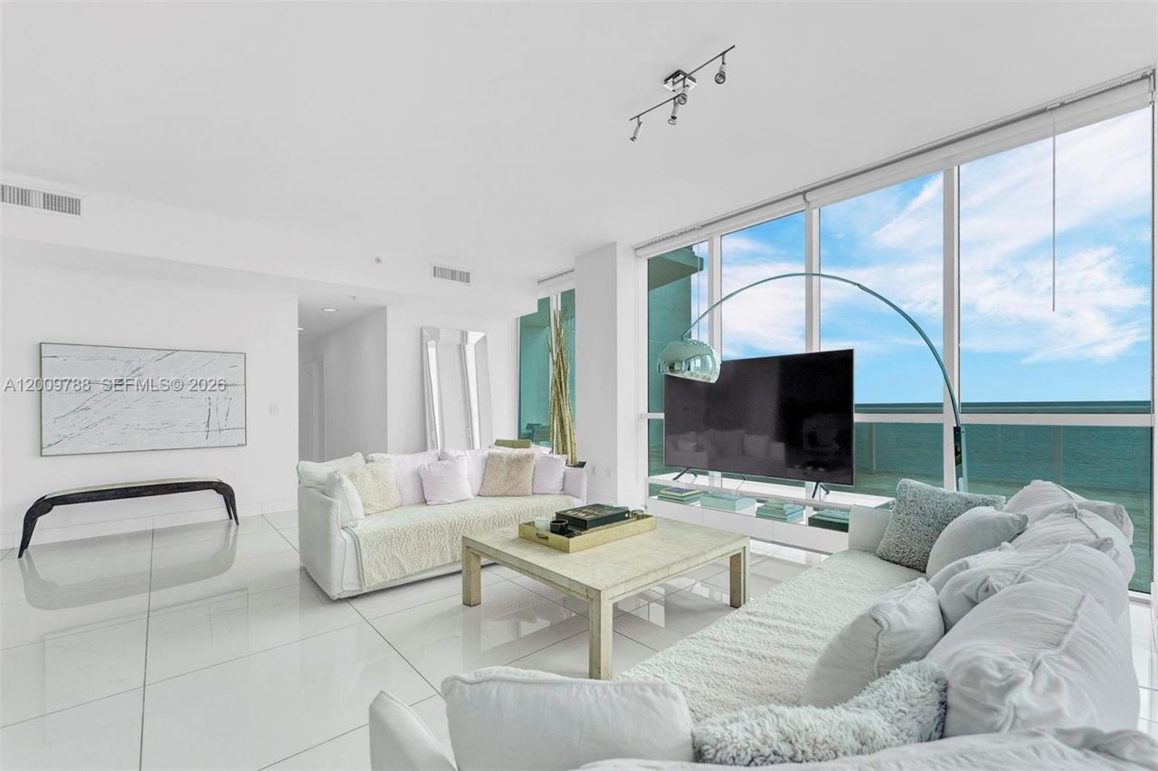 50 S Pointe Dr , Unit 2102, Miami Beach, FL 33139 Photo
