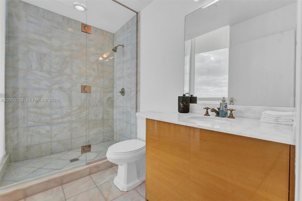 50 S Pointe Dr , Unit 2102, Miami Beach, FL 33139 Photo