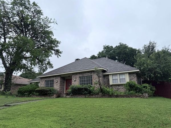 2738 Belmeade Drive, Carrollton, TX 75006