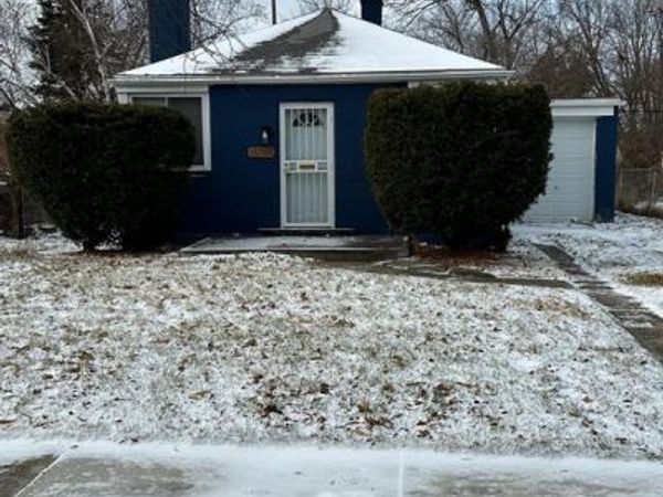 15355 Auburn Street, Detroit, MI 48223