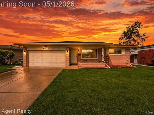 33437 Somerset Drive, Sterling Heights, MI 48312