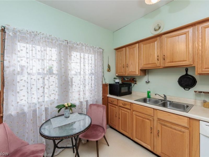 5601 Delora Avenue , Cleveland, OH 44144 Photo 6