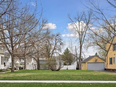 2XX 11th Avenue N, Hopkins, MN 55343