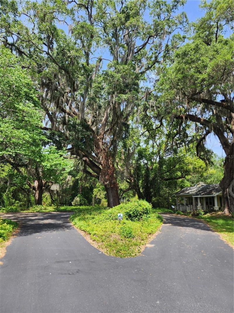 1427 NE 10th Street , Ocala, FL 34470 Photo