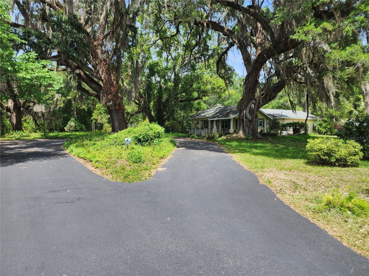 1427 NE 10th Street , Ocala, FL 34470 Photo