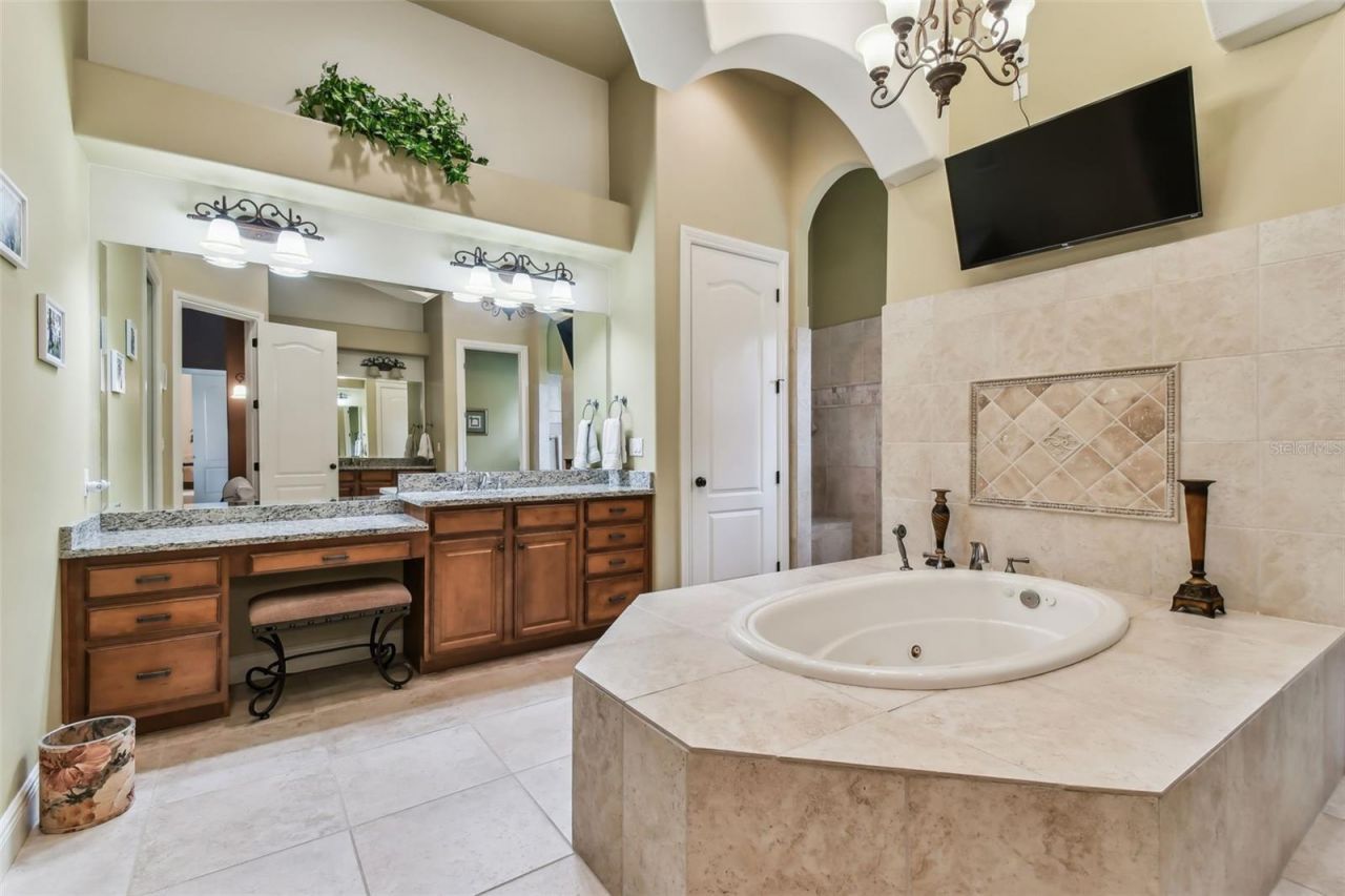12709 Mannhurst Oak Lane, Lithia, FL 33547 Photo