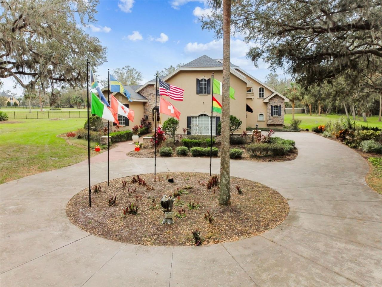 12709 Mannhurst Oak Lane, Lithia, FL 33547 Photo