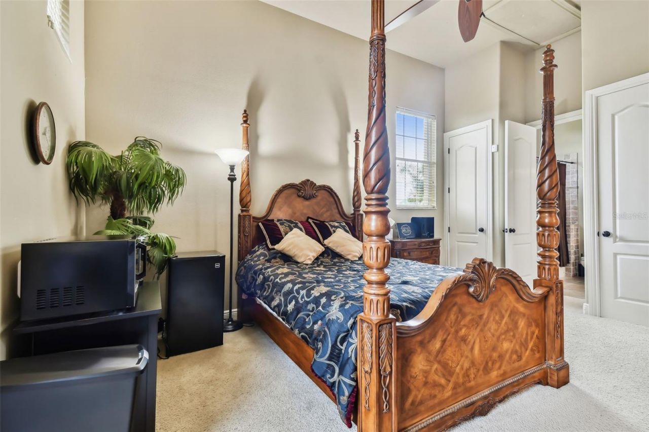 12709 Mannhurst Oak Lane, Lithia, FL 33547 Photo