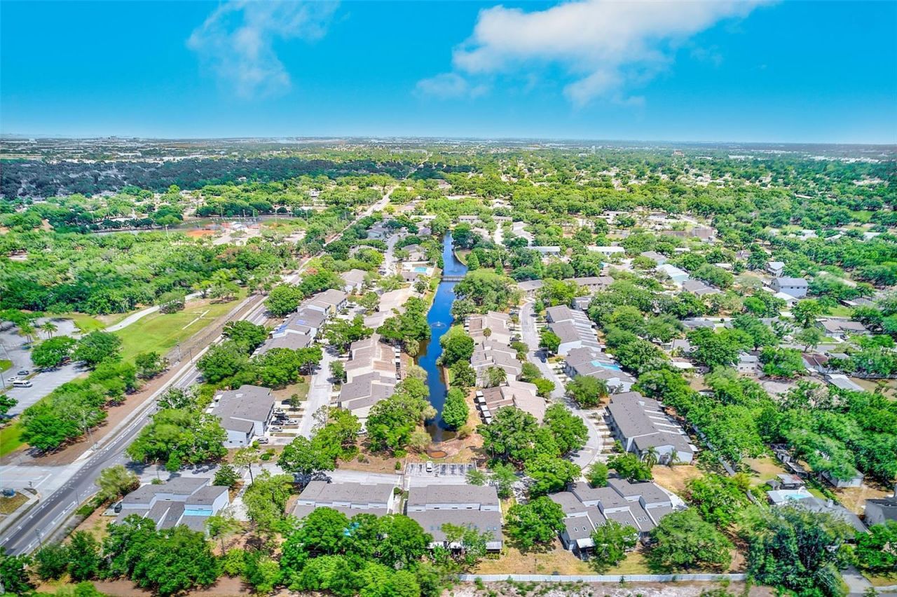 6435 92nd Place N, Unit 902, Pinellas Park, FL 33782 Photo