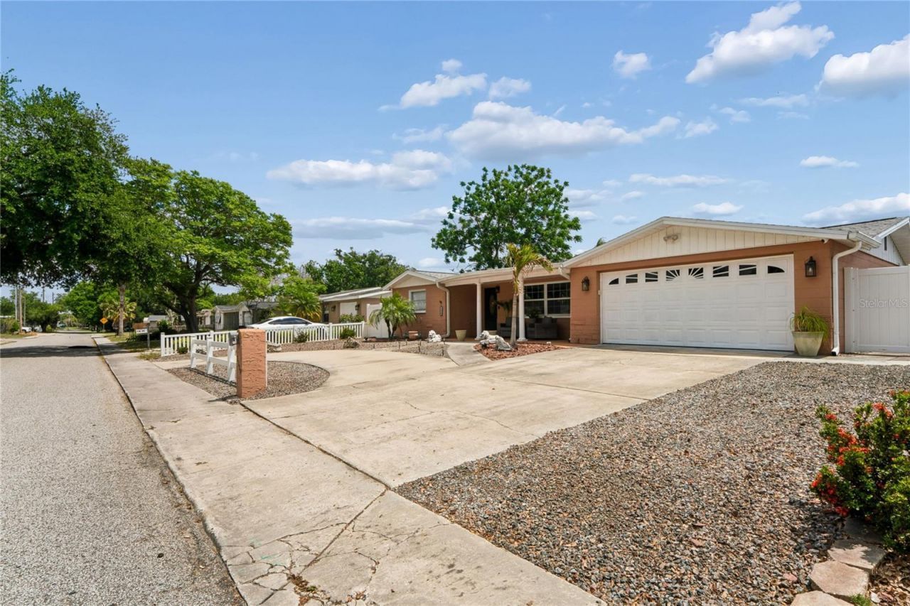 5330 Dove Drive, New Port Richey, FL 34652 Photo