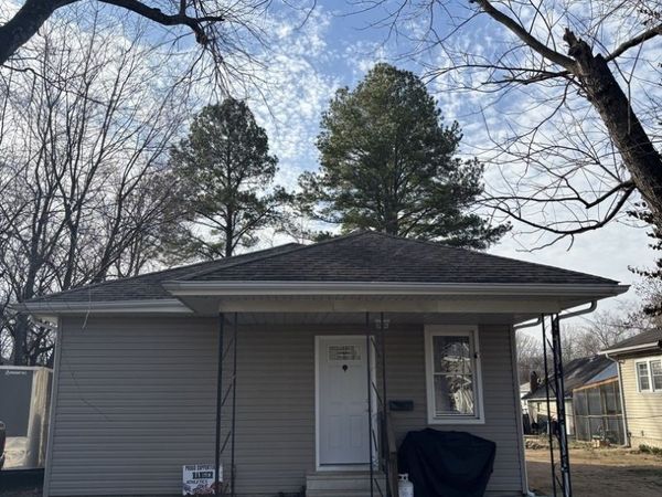 718 E Taylor Street , Benton, IL 62812