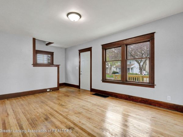 1136 W Allegan Street, Lansing, MI 48915