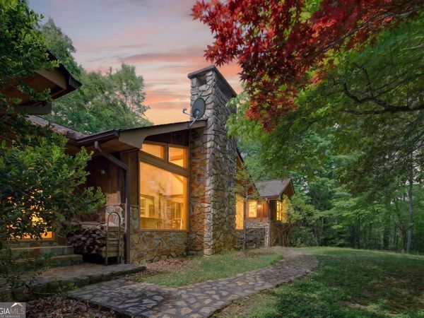 1171 Dogwood Lane, Mineral Bluff, GA 30559