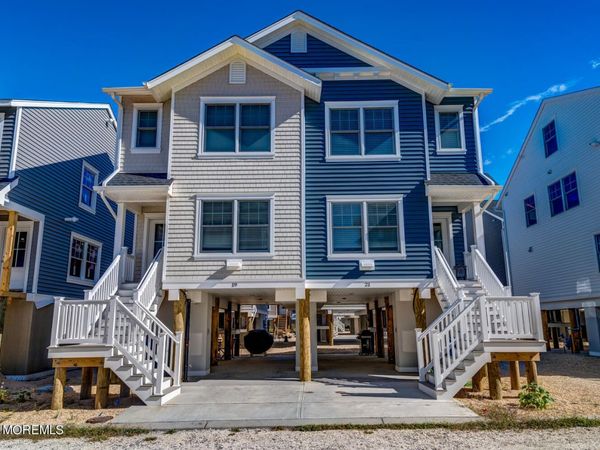 19 Cummins Street, Mantoloking, NJ 08738