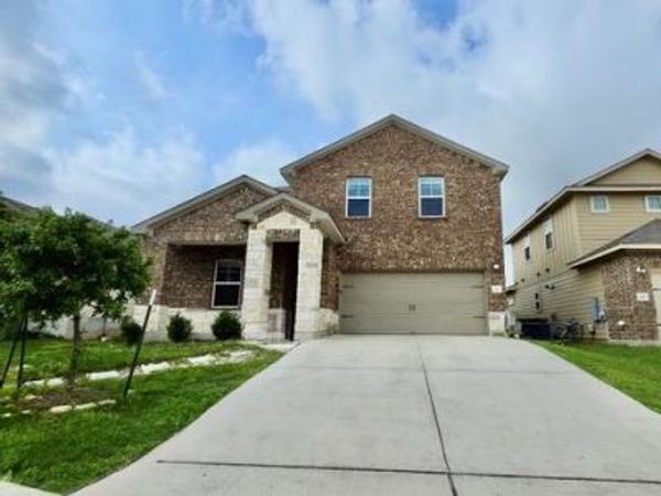 110 Grapefruit RD , Hutto, TX 78634