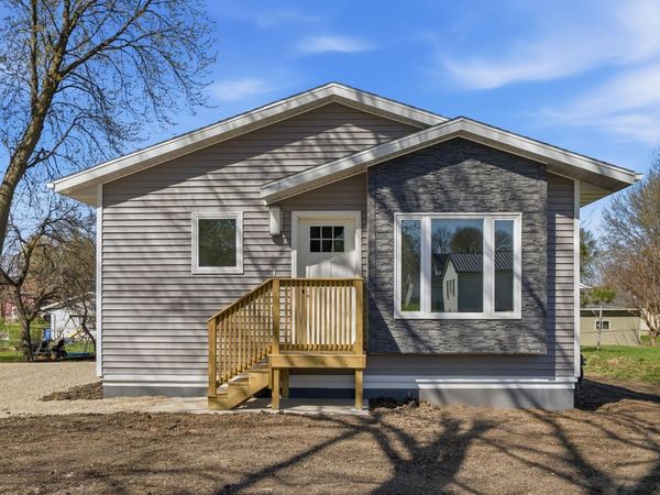 341 S Chestnut Avenue, New Hampton, IA 50659