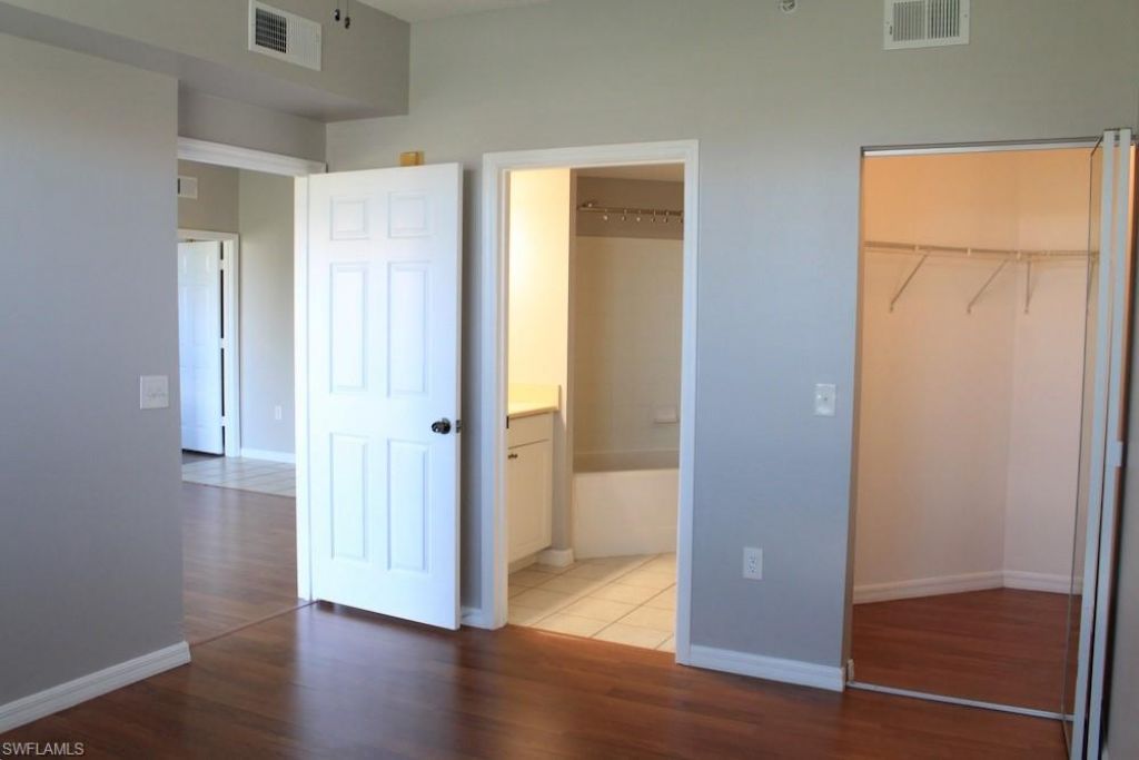 15605 Ocean Walk Cir, Unit 303, Fort Myers, FL 33908 Photo