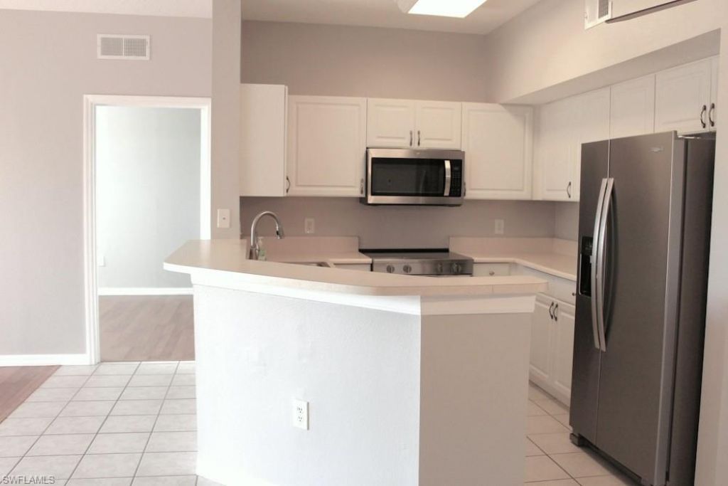 15605 Ocean Walk Cir, Unit 303, Fort Myers, FL 33908 Photo