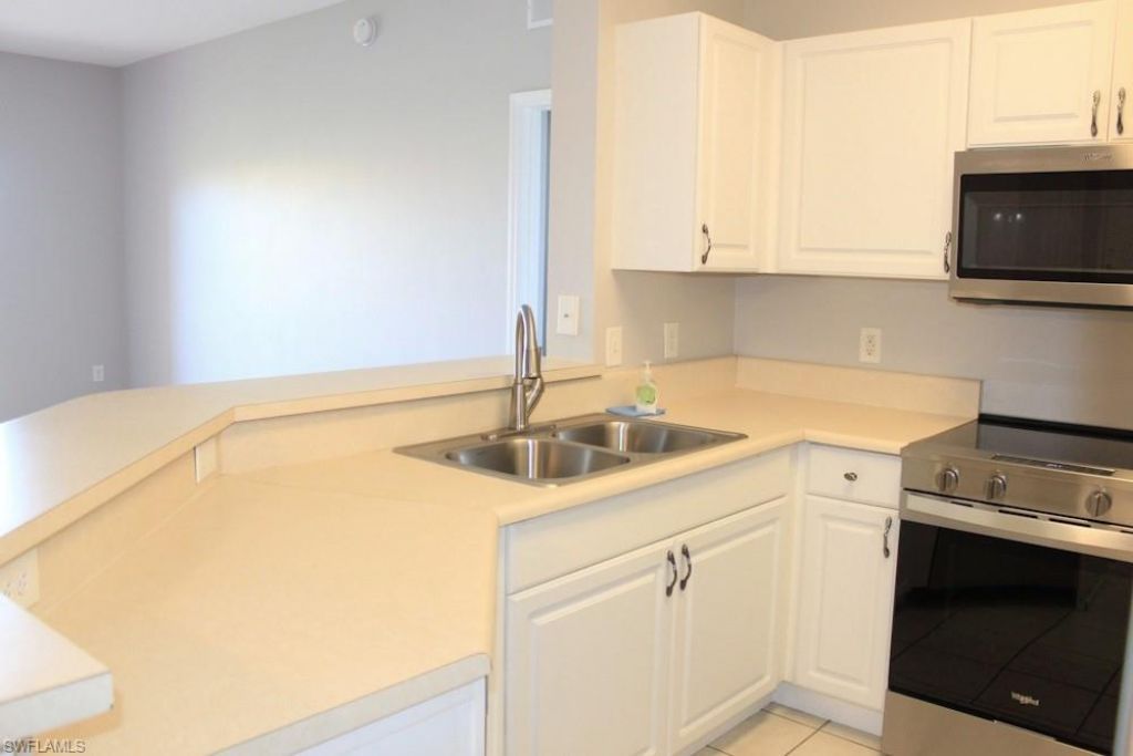 15605 Ocean Walk Cir, Unit 303, Fort Myers, FL 33908 Photo