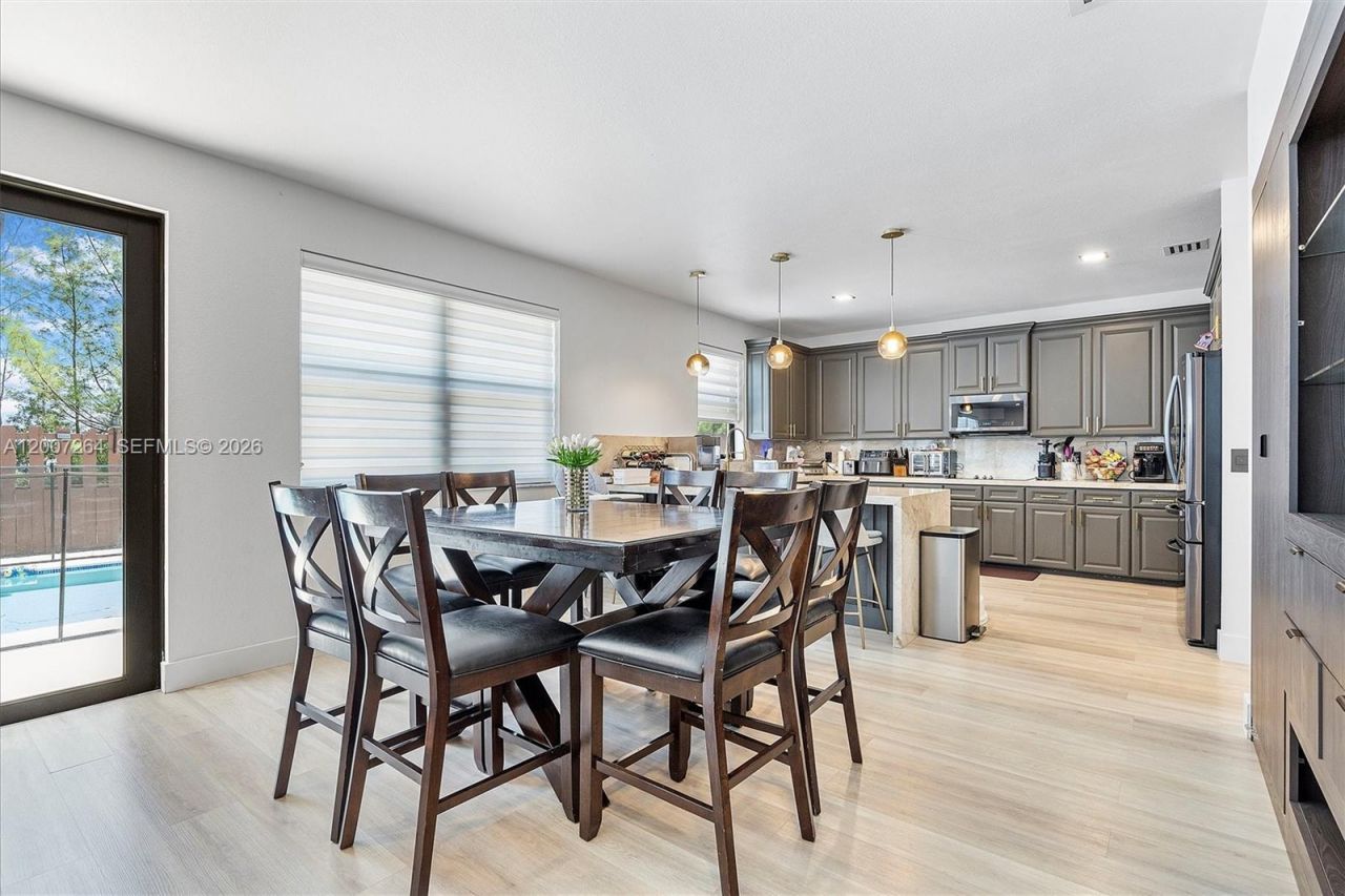 9830 NW 86 Ter, Doral, FL 33178 Photo