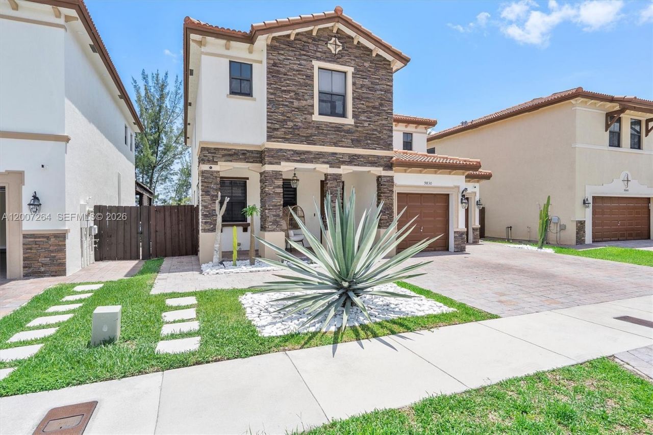9830 NW 86 Ter, Doral, FL 33178 Photo