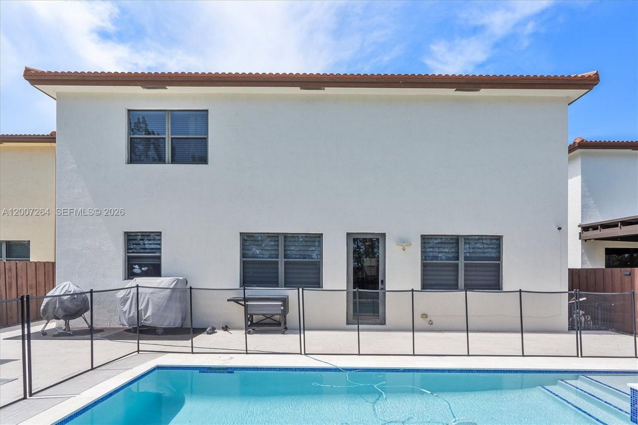 9830 NW 86 Ter, Doral, FL 33178 Photo