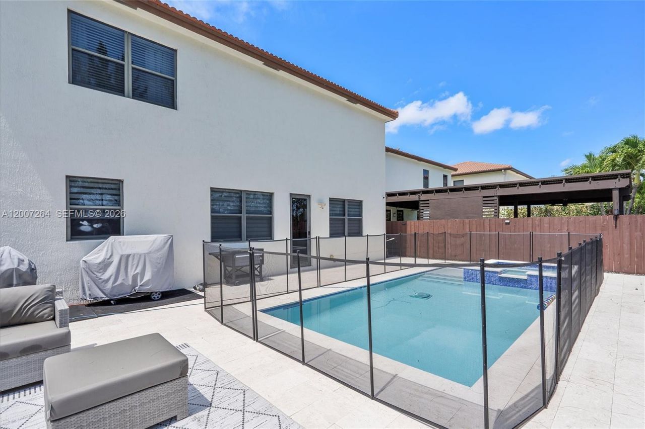 9830 NW 86 Ter, Doral, FL 33178 Photo