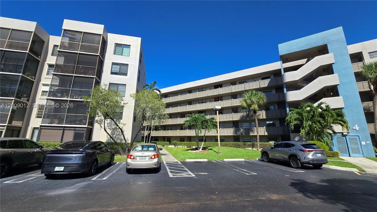 1101 Colony Point Cir, Unit 218, Pembroke Pines, FL 33026 Photo