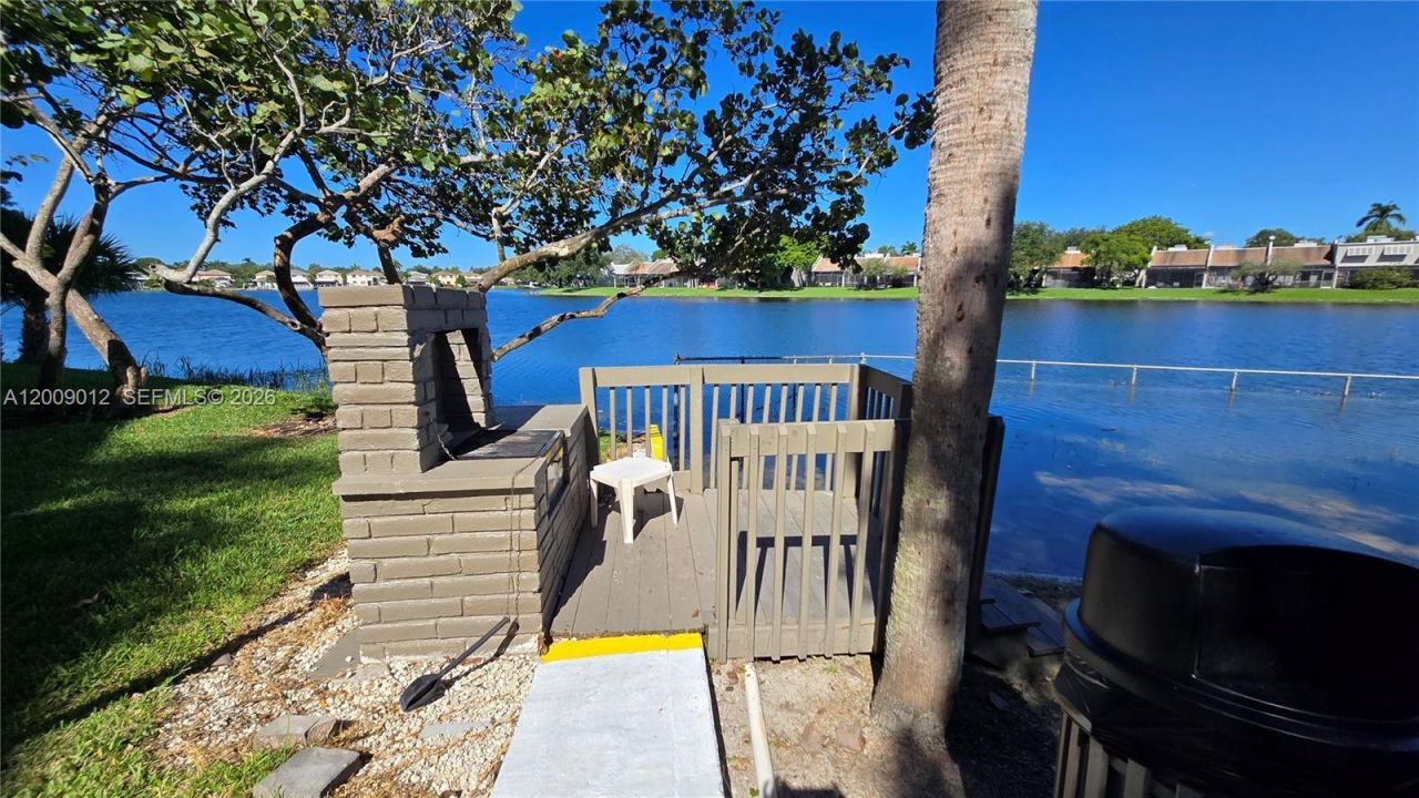 1101 Colony Point Cir, Unit 218, Pembroke Pines, FL 33026 Photo