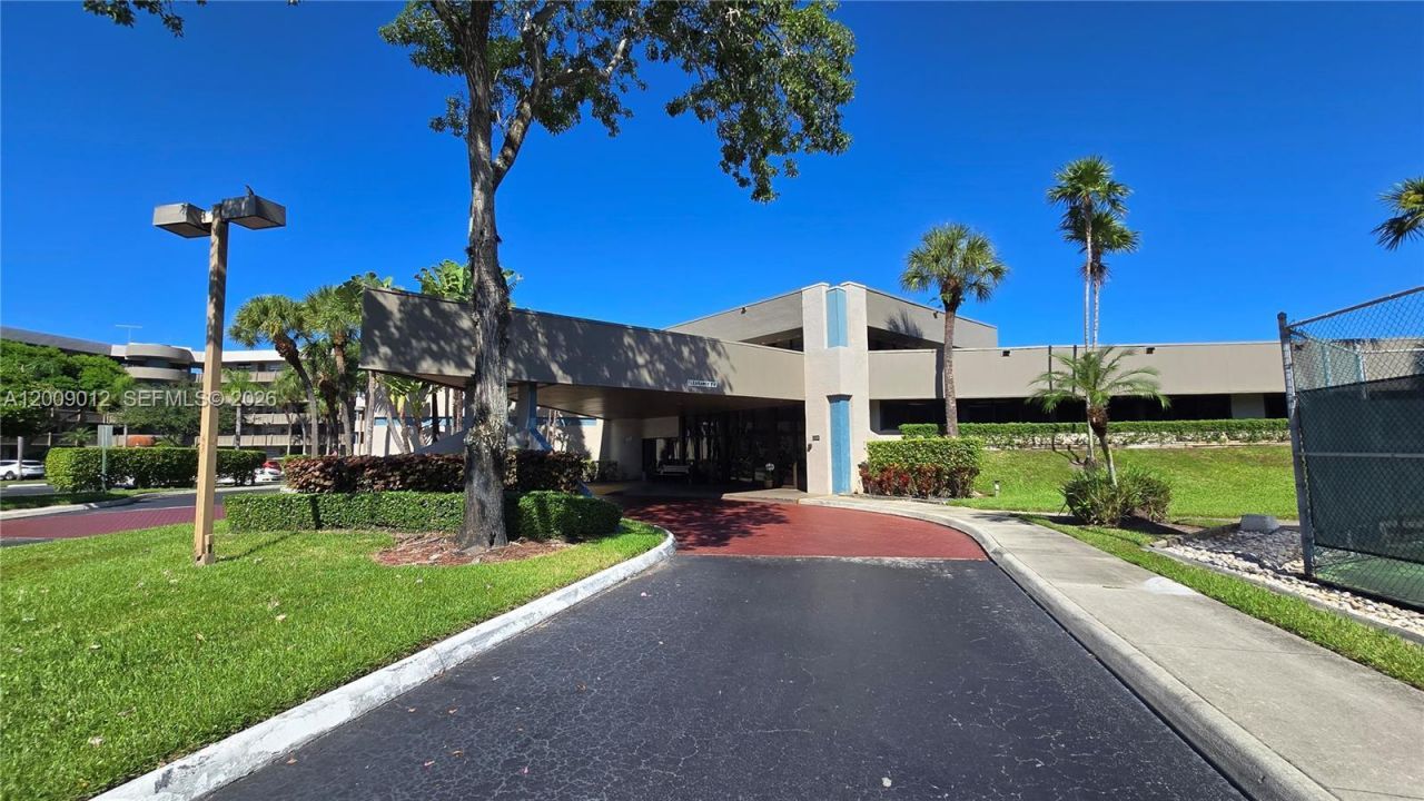 1101 Colony Point Cir, Unit 218, Pembroke Pines, FL 33026 Photo