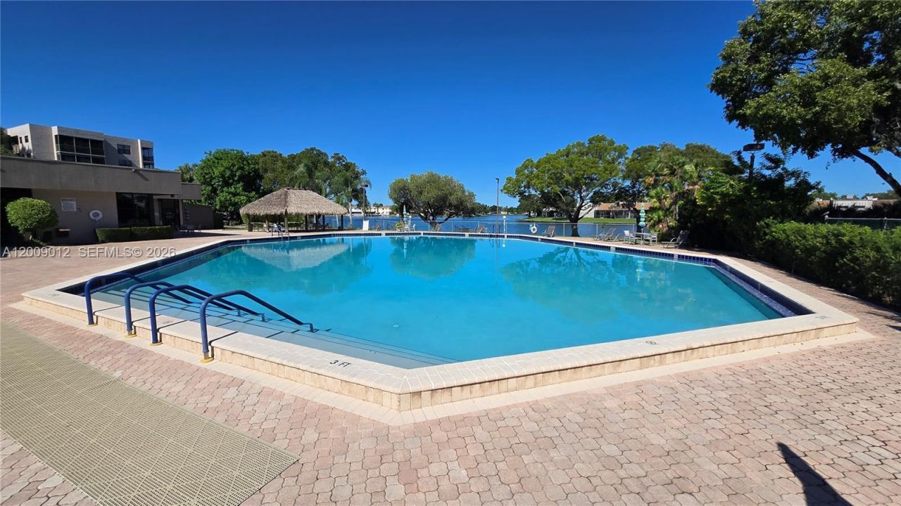 1101 Colony Point Cir, Unit 218, Pembroke Pines, FL 33026 Photo