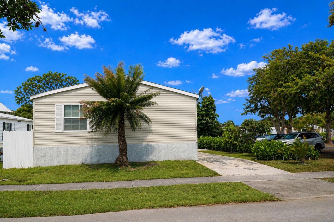 620 NW 215th Avenue, Pembroke Pines, FL 33029 Photo