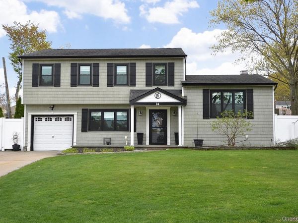 14 Mark Lane , Farmingville, NY 11738