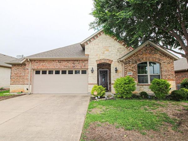 9307 Water Oak Court , Arlington, TX 76002
