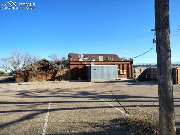 877 E Enterprise Drive, Pueblo, CO 81007