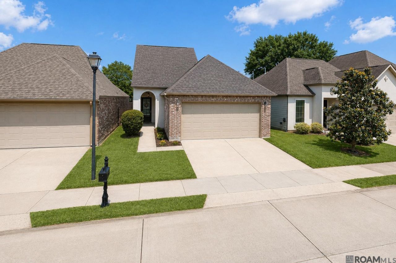 17741 Willow Trail Dr, Baton Rouge, LA 70817 Main Photo
