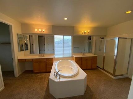 379 John Kamps Way, Ripon, CA 95366 Photo